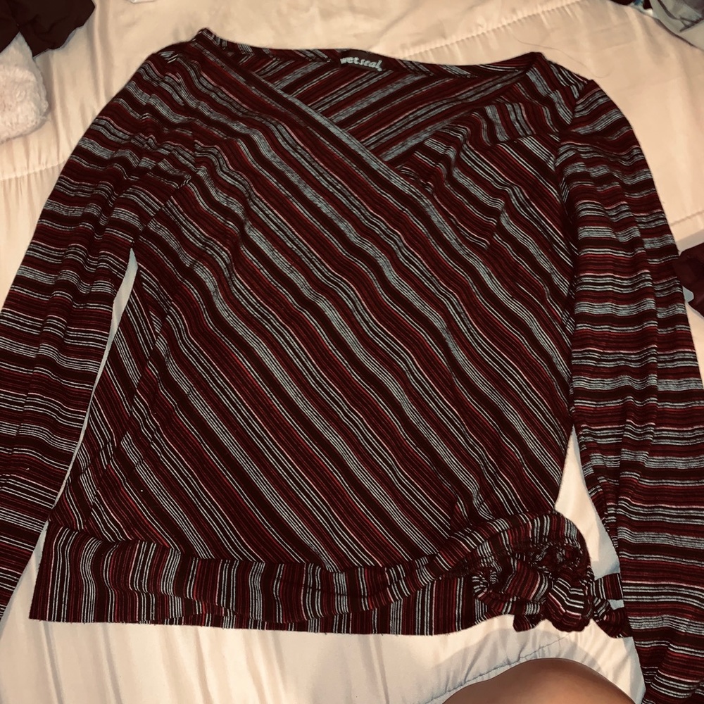 Cross over long sleeve top 🖤🥀